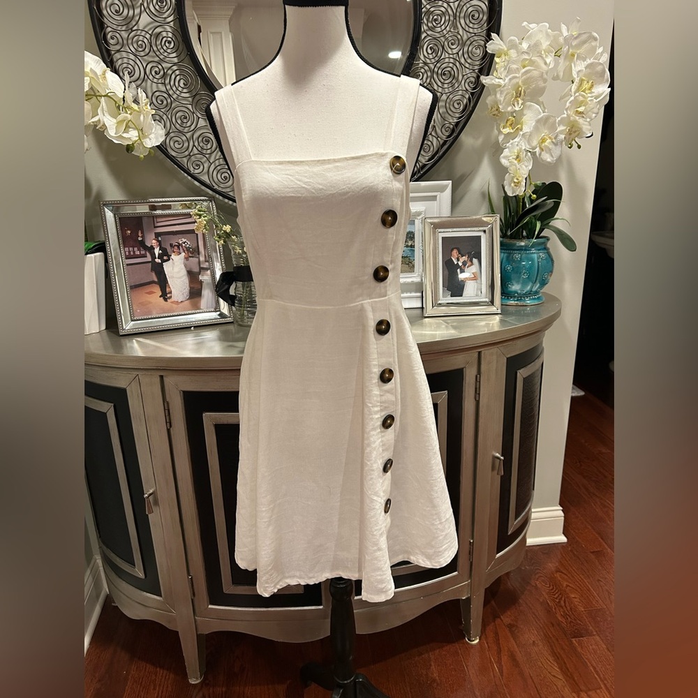 Sleeveless White Square-Neck Mini Dress with Side Button Detail